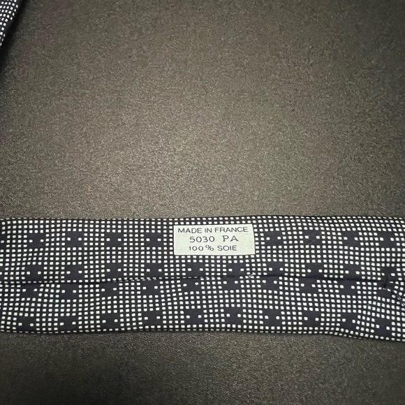 SOLD HERMÈS Authentic 100% Silk Blue H Logo Print Three Folded Hand Sewn Tie - Picture 13 of 14